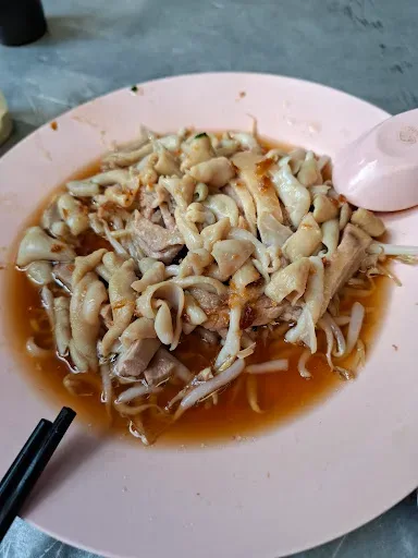 113 Koay Teow Th'ng — signature dish