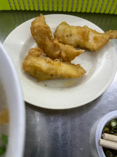 1212 魚頭米粉 (1212 Fish Head Bee Hoon) — signature dish