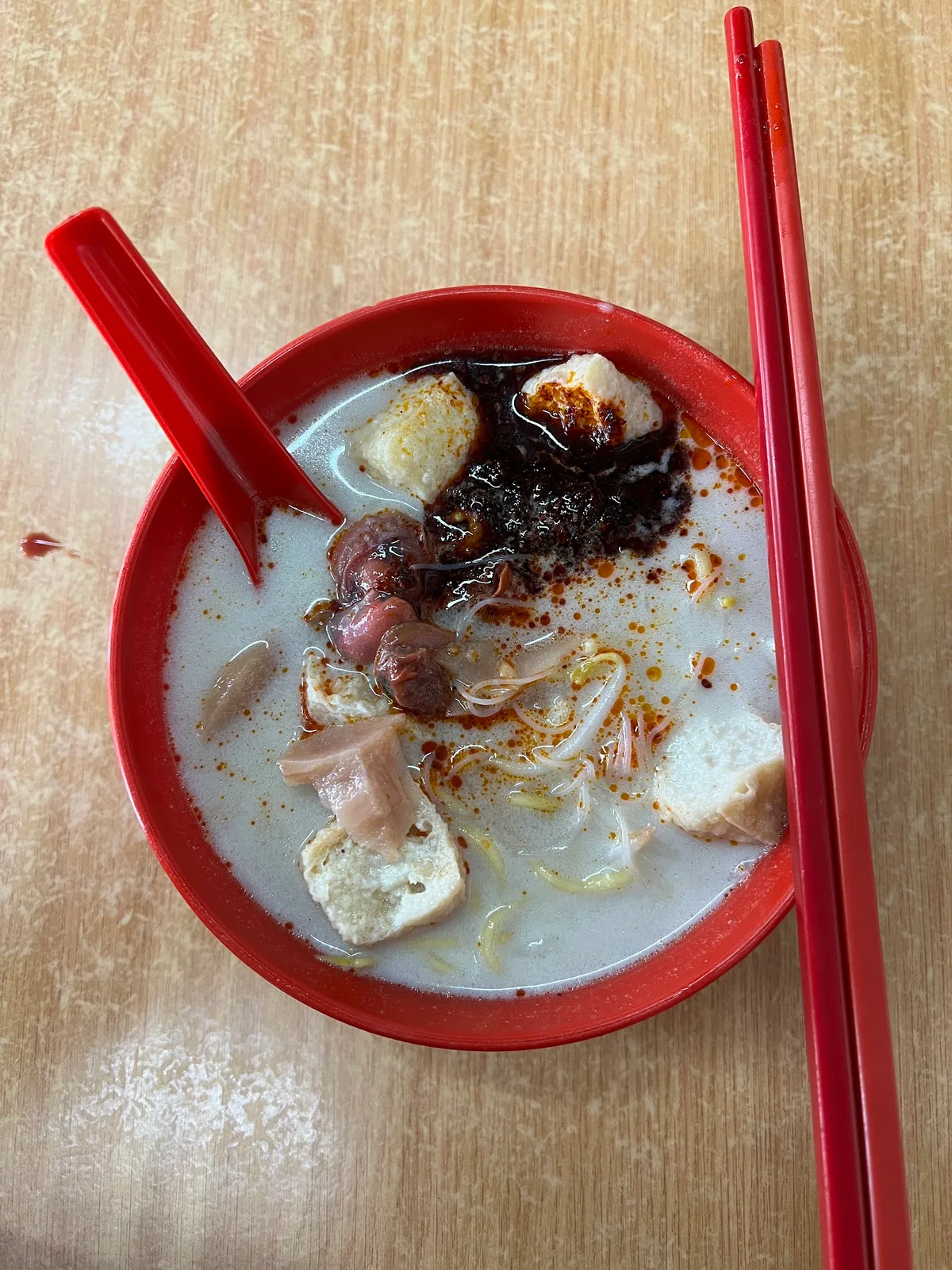 Curry mee with tofu puff and sambal