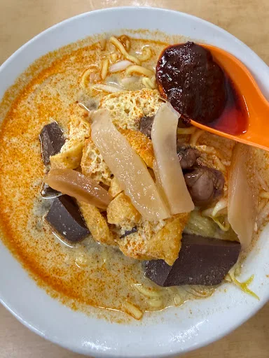 Kedai Kopi 1921 Curry Mee — signature dish