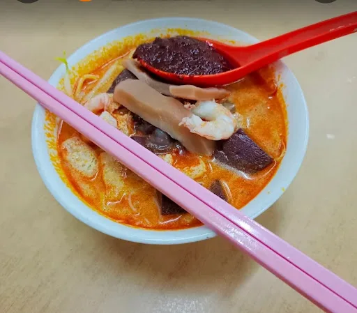 Kedai Kopi 1921 Curry Mee — signature dish