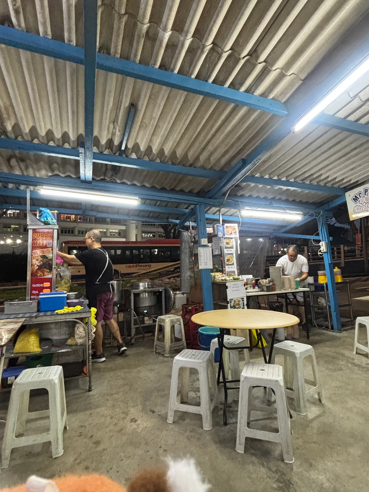 218 Coffee Shop Breakfast — interior