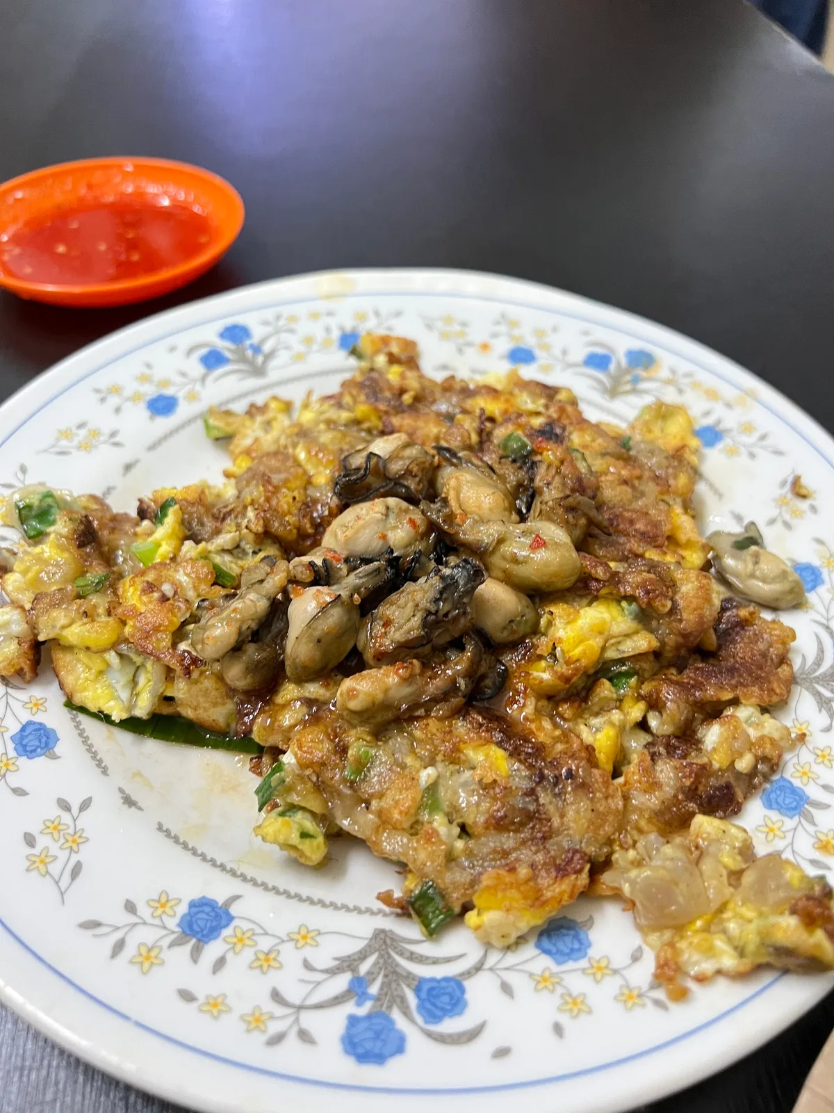 Fried oyster omelette