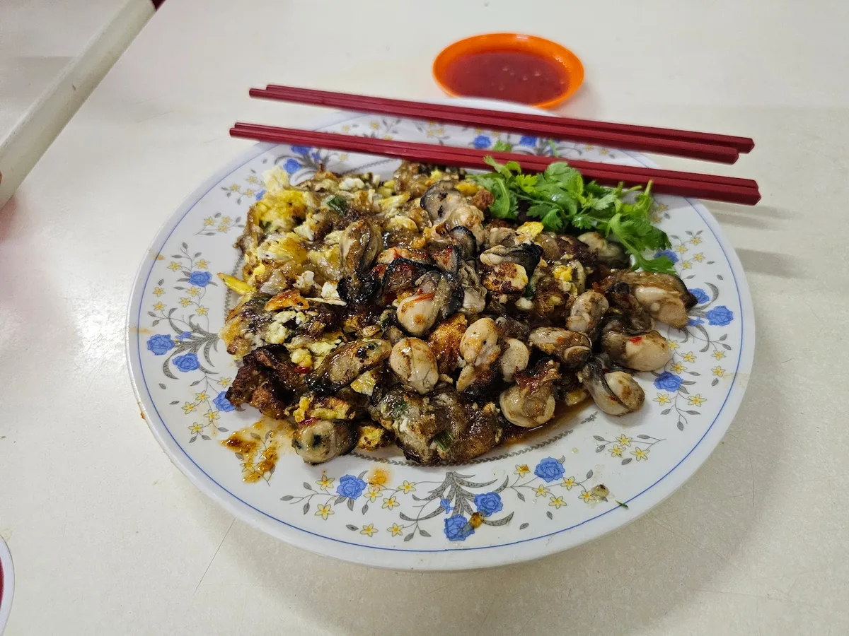Fried oyster omelette