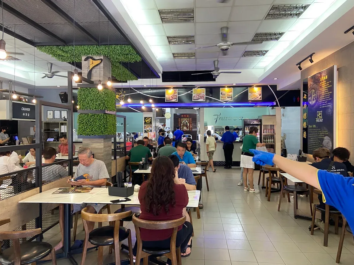 7 Village Koay Teow Thng — interior