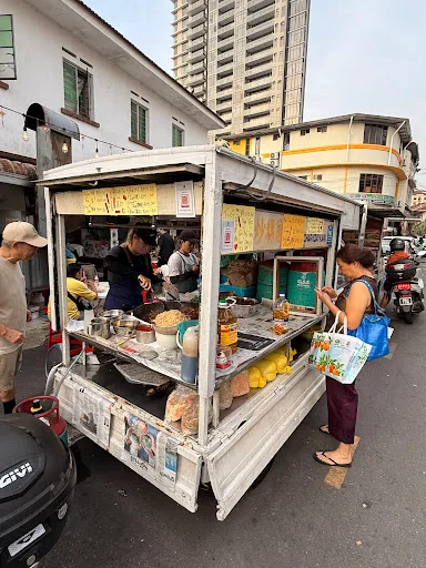 77 Food Yard (Kedai Kopi Kwai Lock) — storefront