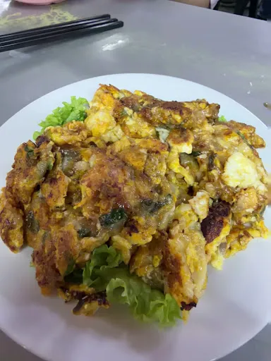 Ah Keat Char Koey Kak Food Truck — dish