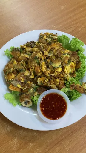 Ah Keat Char Koey Kak Food Truck — dish