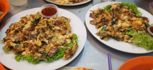 Ah Keat Char Koey Kak Food Truck — dish
