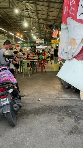 Ah Keat Char Koey Kak Food Truck — exterior