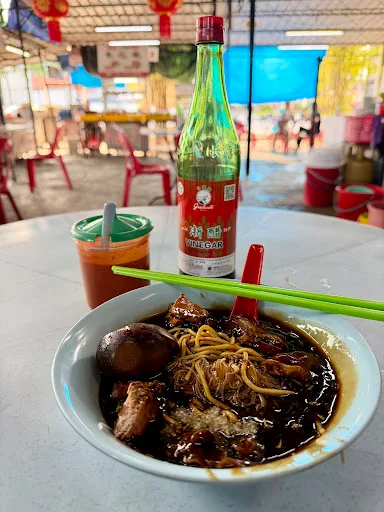 Ah Khoon Loh Mee — signature dish