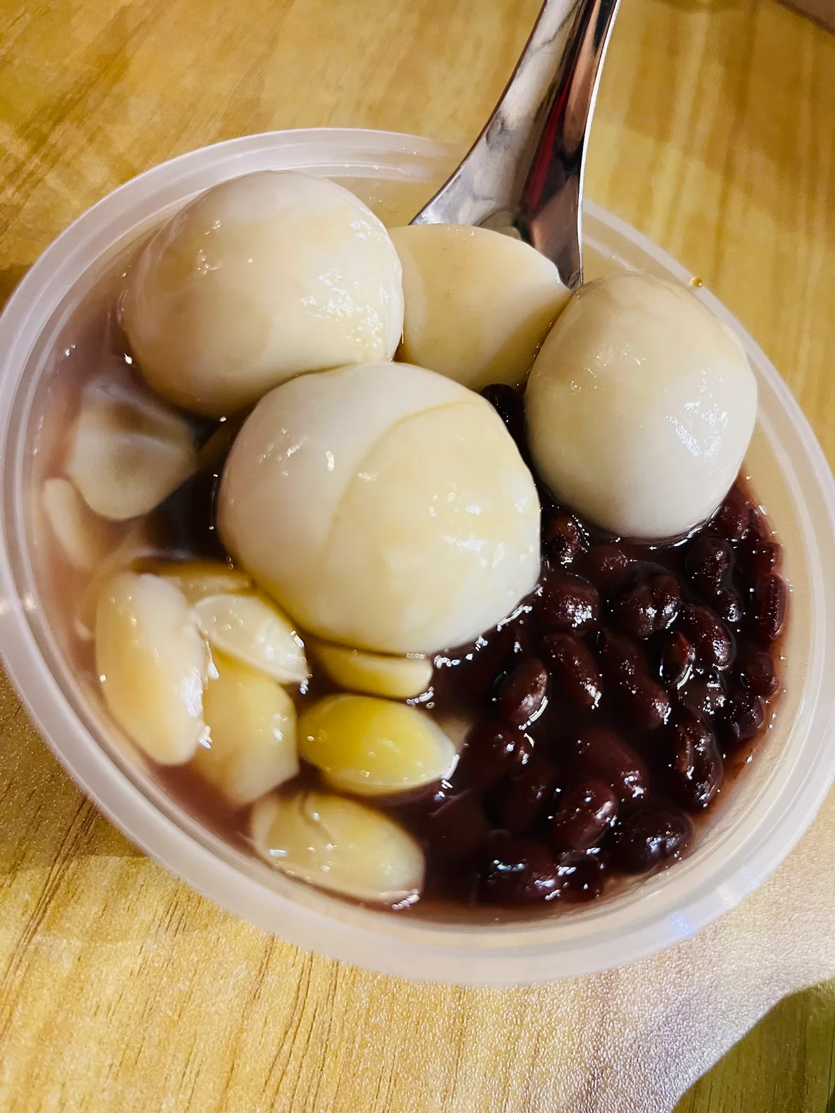 Tau fu fa with glutinous rice balls and red bean