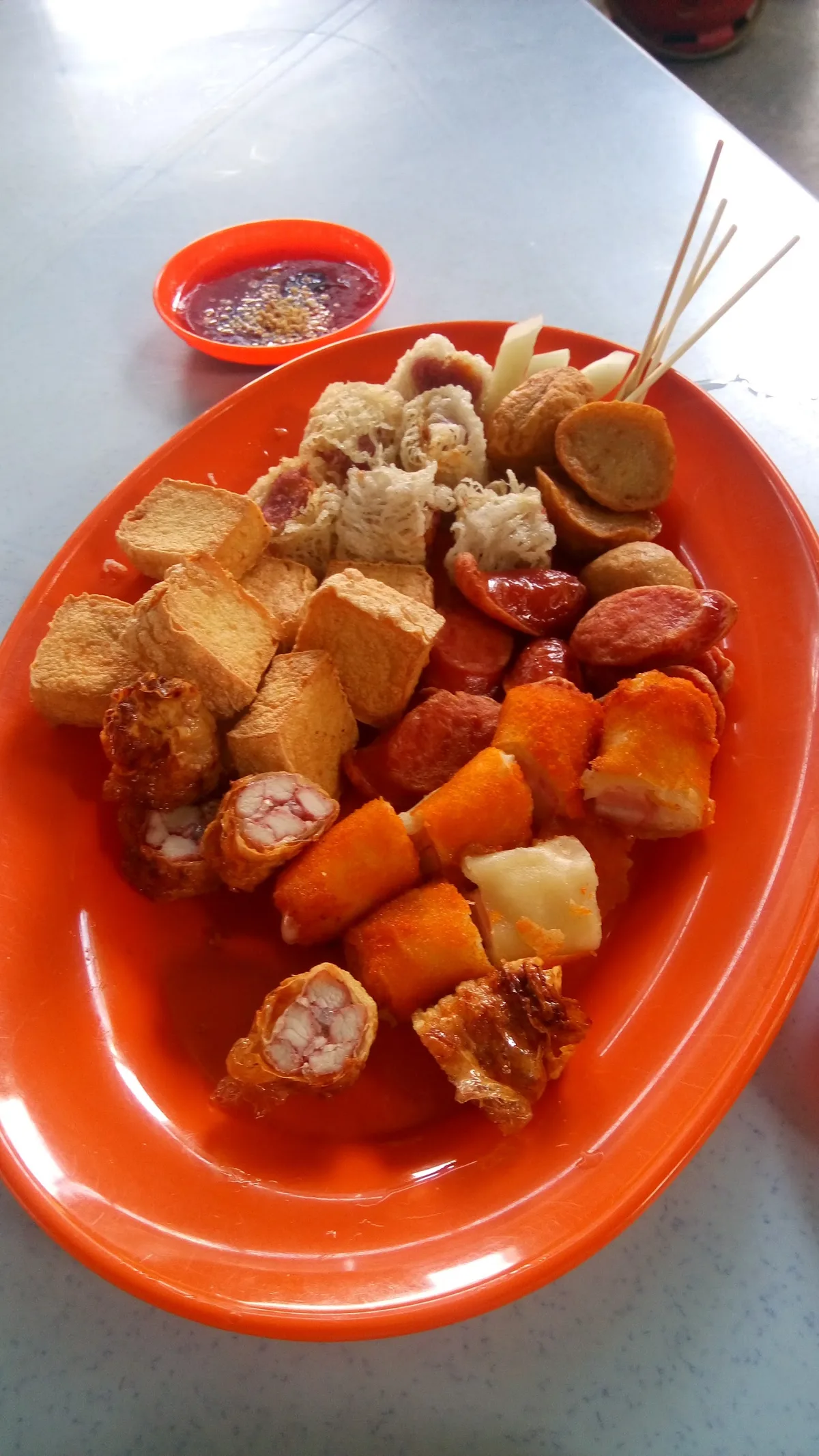 Lor bak platter with chili dip