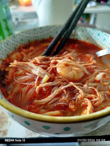 Aimi Lim Hokkien Mee — signature dish