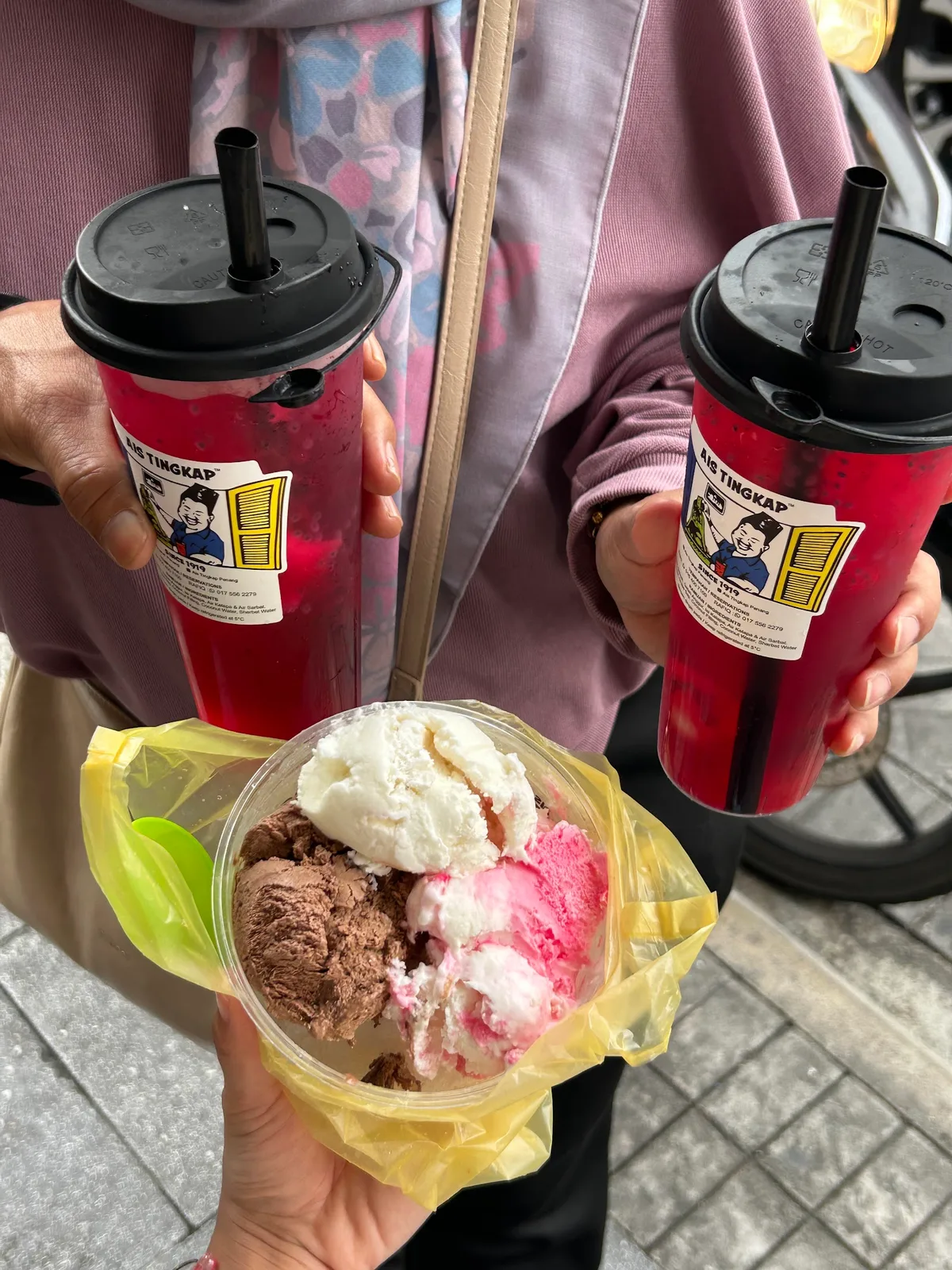 Ais tingkap with ice cream