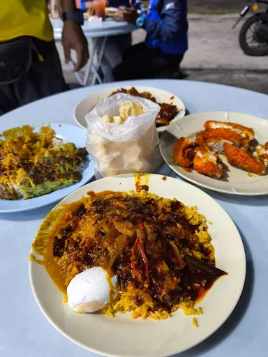 Ali Haniffa Nasi Kandar — signature dish