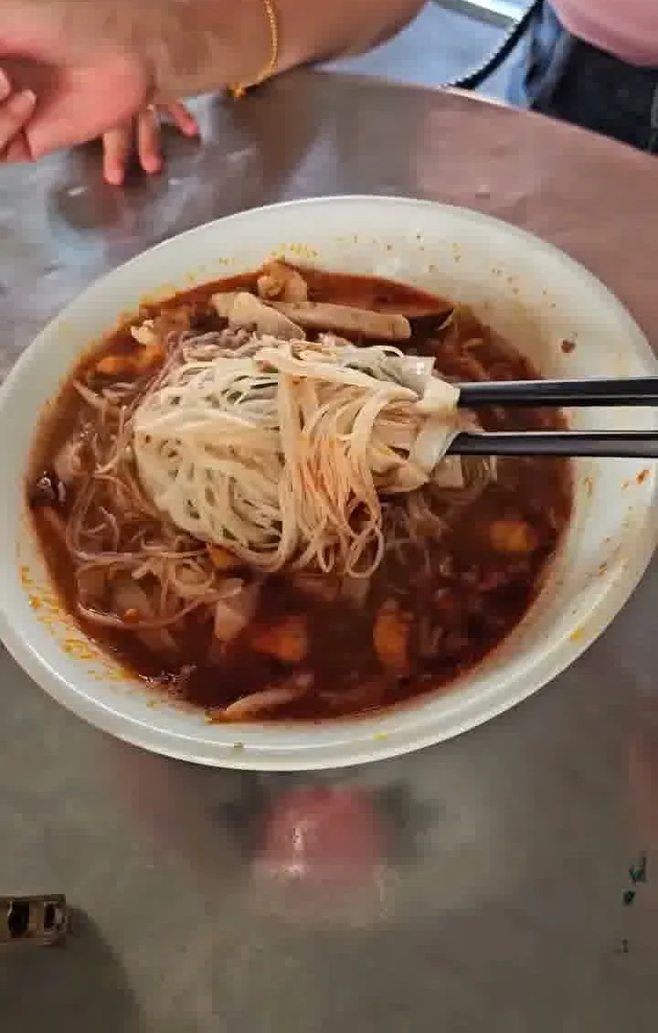 Apollo Market Hokkien Mee — prawn mee