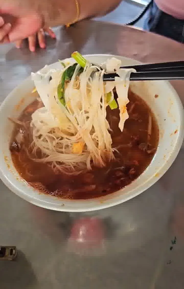 Apollo Market Hokkien Mee — noodles in prawn broth