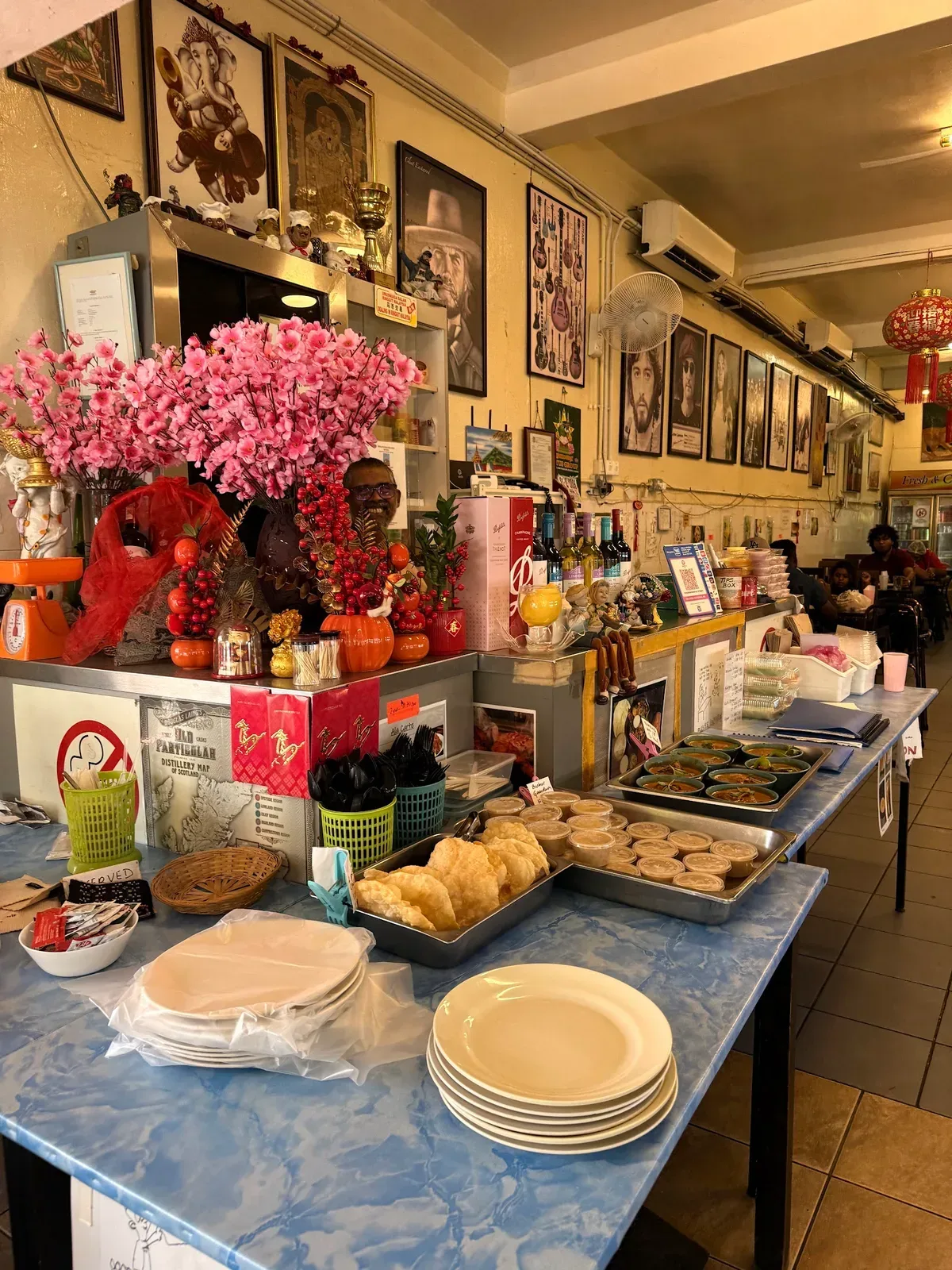 Arati Vilas Banana Leaf Restaurant — interior
