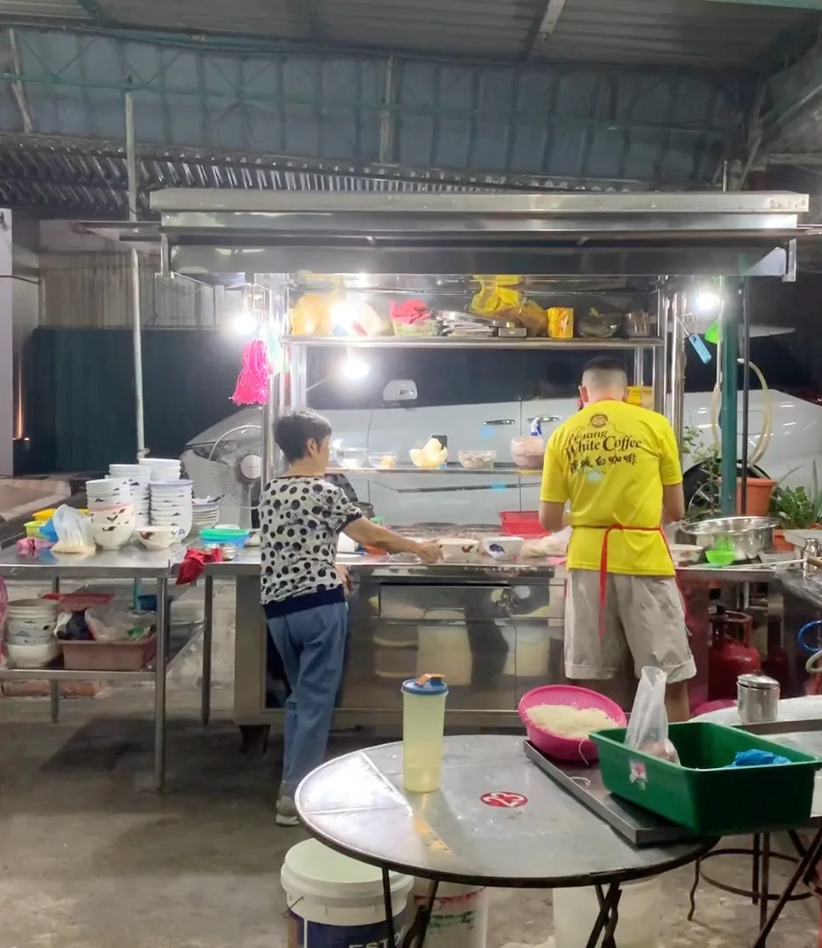 Ah Hai Seafood Bee Hoon — interior