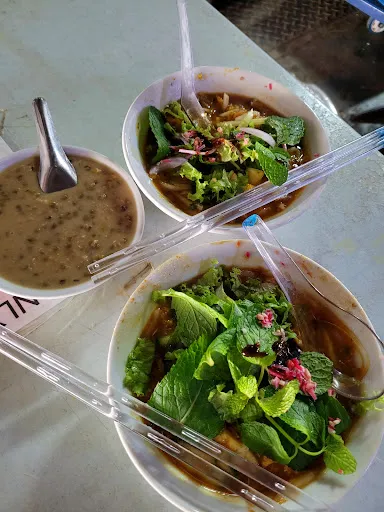 Auntie Hoon Vegetarian — dish