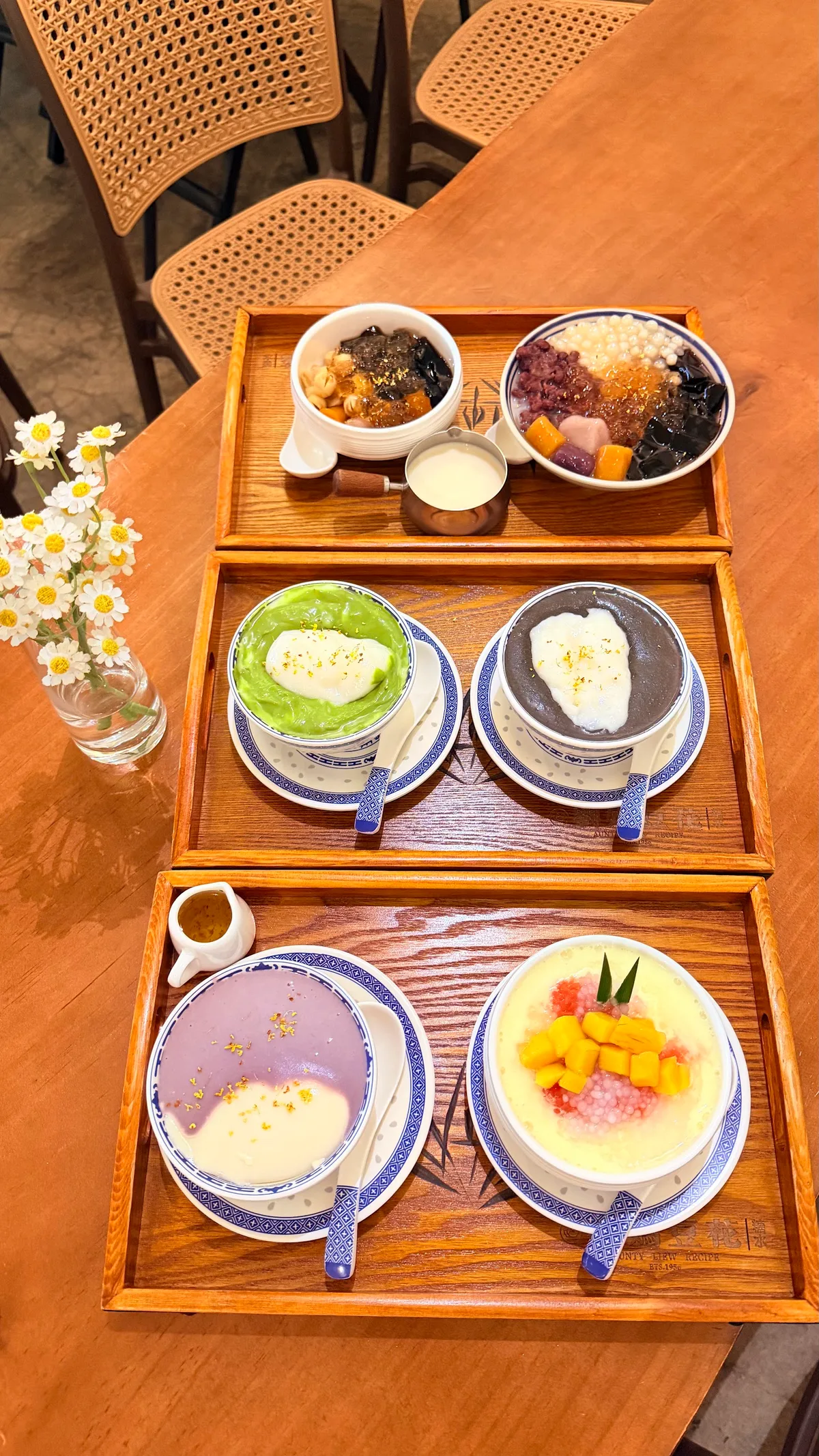 Aunty Liew Recipe 刘妈豆花糖水 — signature dish