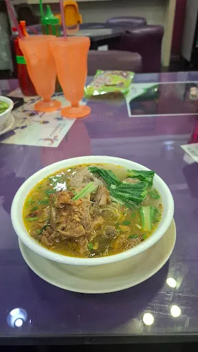 Ayam Jingkrak Mbax Ardilla — dish