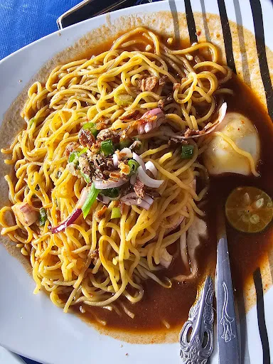 Ayu Mee Udang — dish