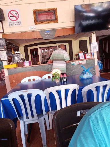 Ayu Mee Udang — interior