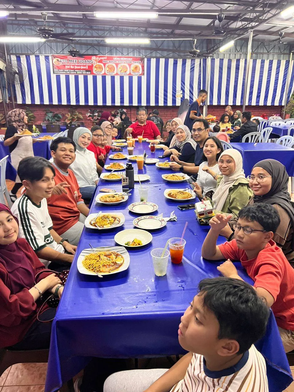 Ayu Mee Udang dining area