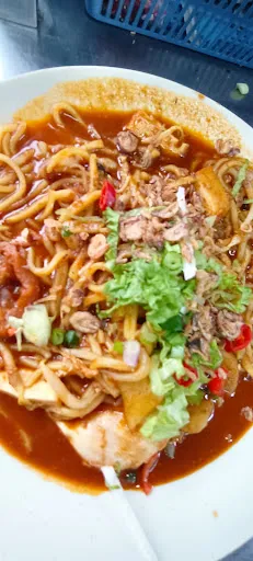 Azim Mee Goreng — dish