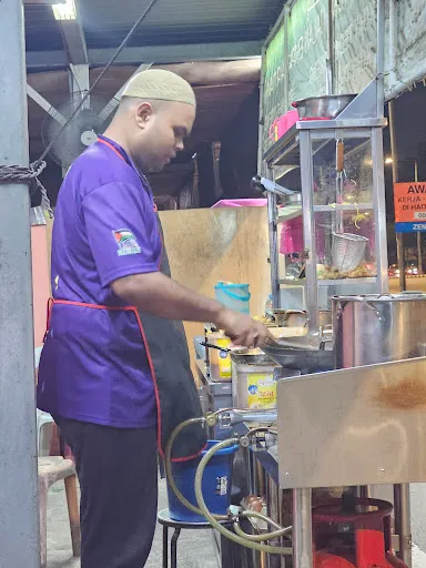 Azim Mee Goreng — people