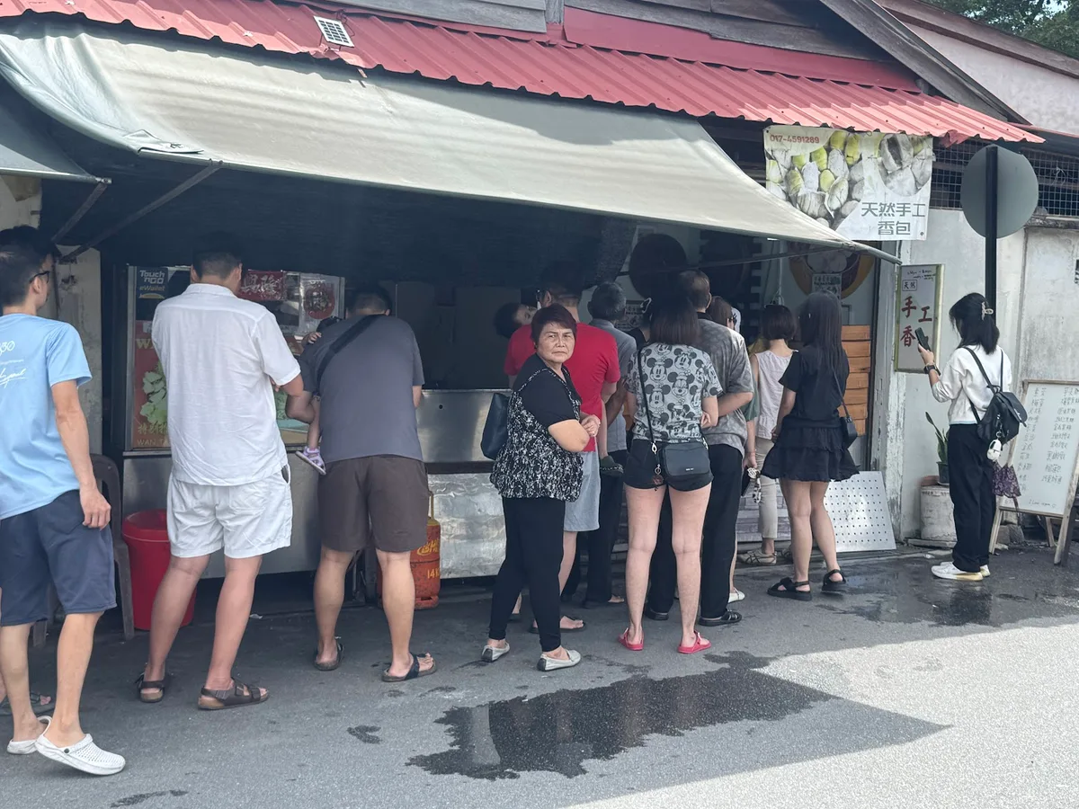 Queue outside the pao shop