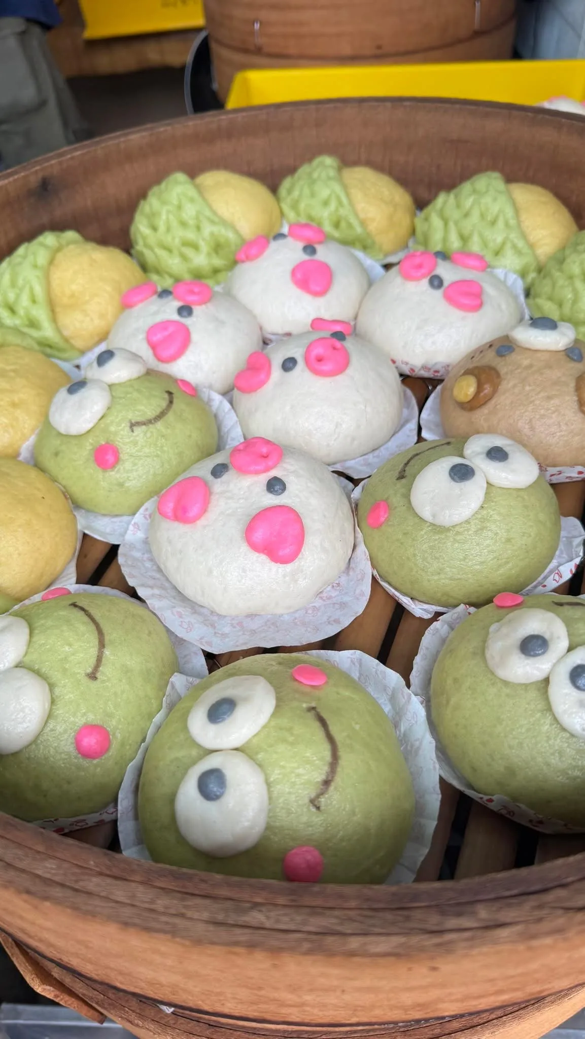 Frog and piglet character pao