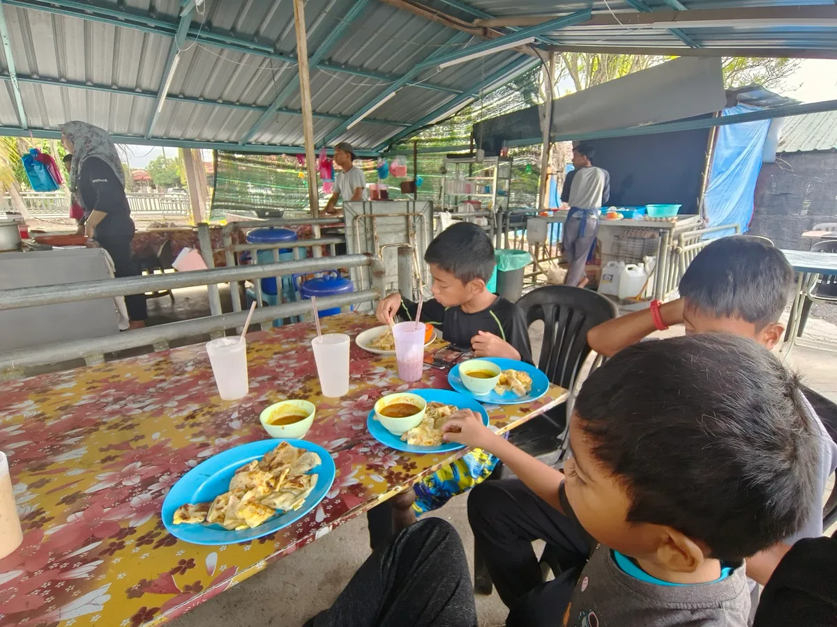 Bang Lee Roti Canai — interior