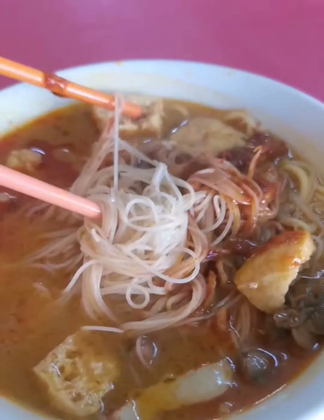 Batu Lanchang Curry Mee bowl close-up