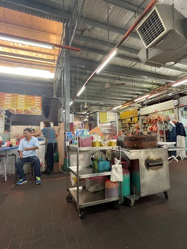 Batu Lanchang Food Stalls Complex Popiah — interior