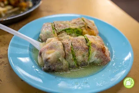 Popiah with wet jicama filling