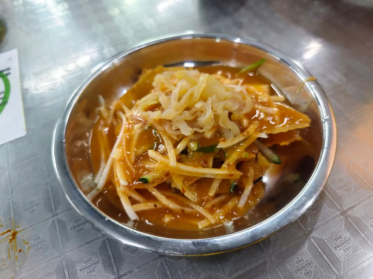 Wet popiah in sauce