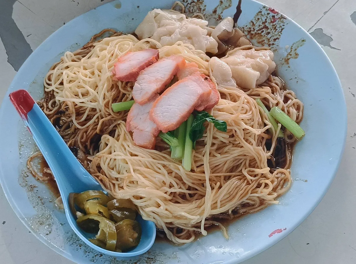 Dry wantan mee with char siu and wantan