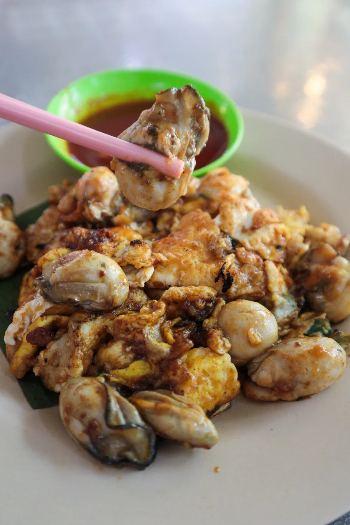 Oh chien (fried oyster omelette)