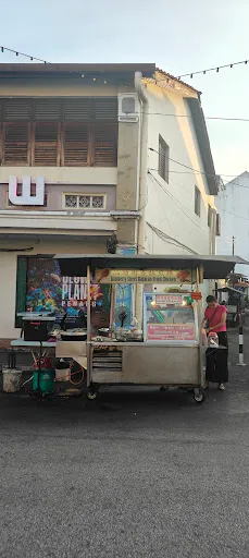 Belacan Chicken Hawker Stall at Kimberly Street — exterior