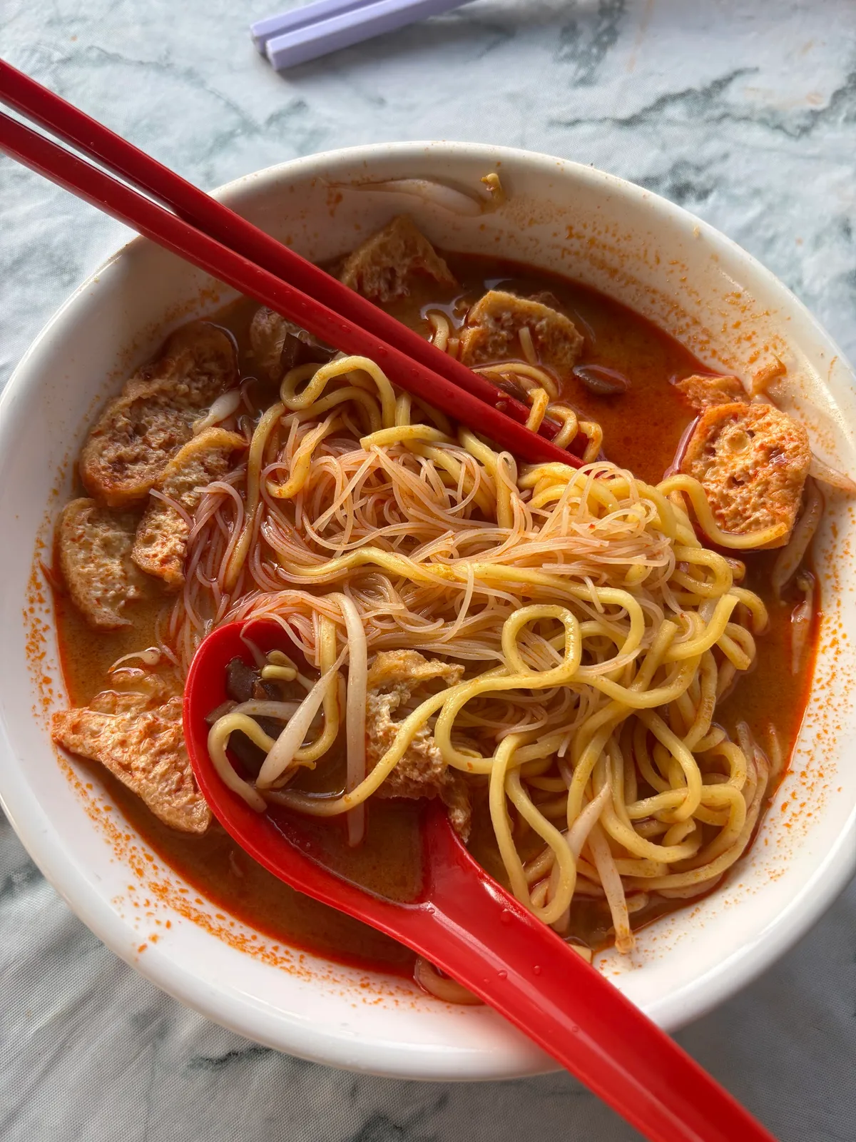 Yellow mee and bee hoon in curry broth