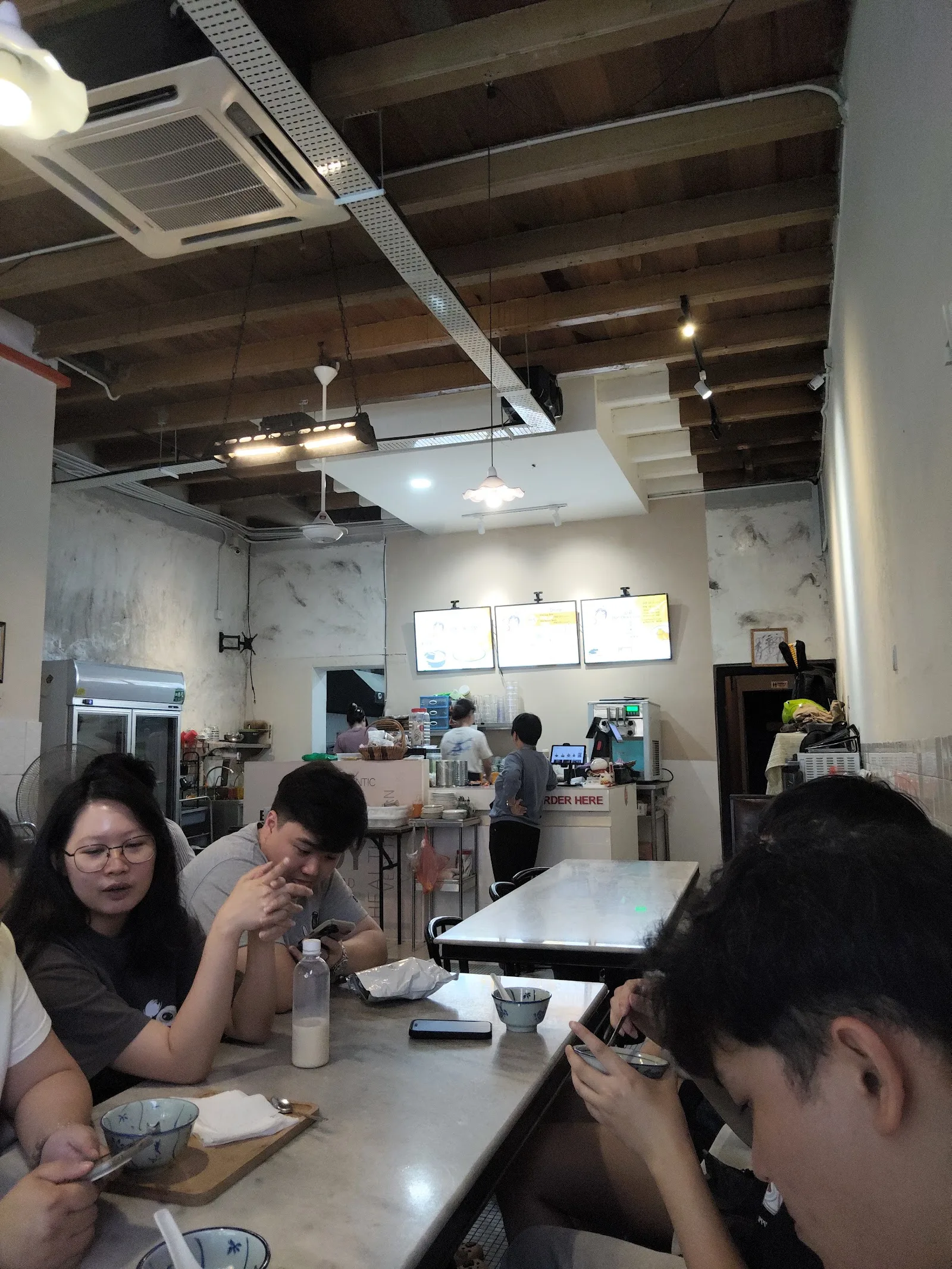 Big Mom Beancurd — interior
