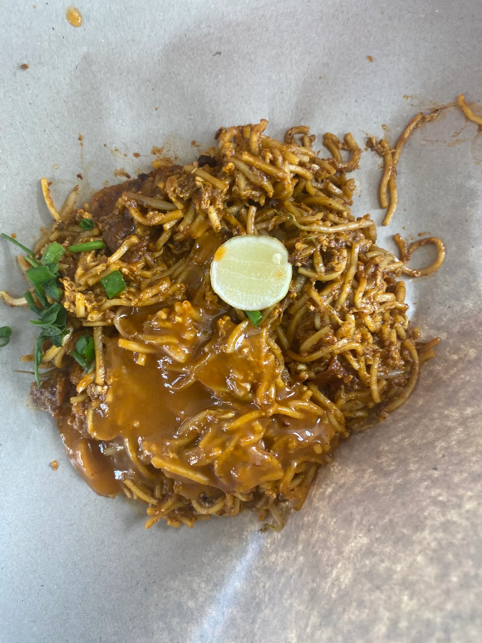 Mee goreng with lime