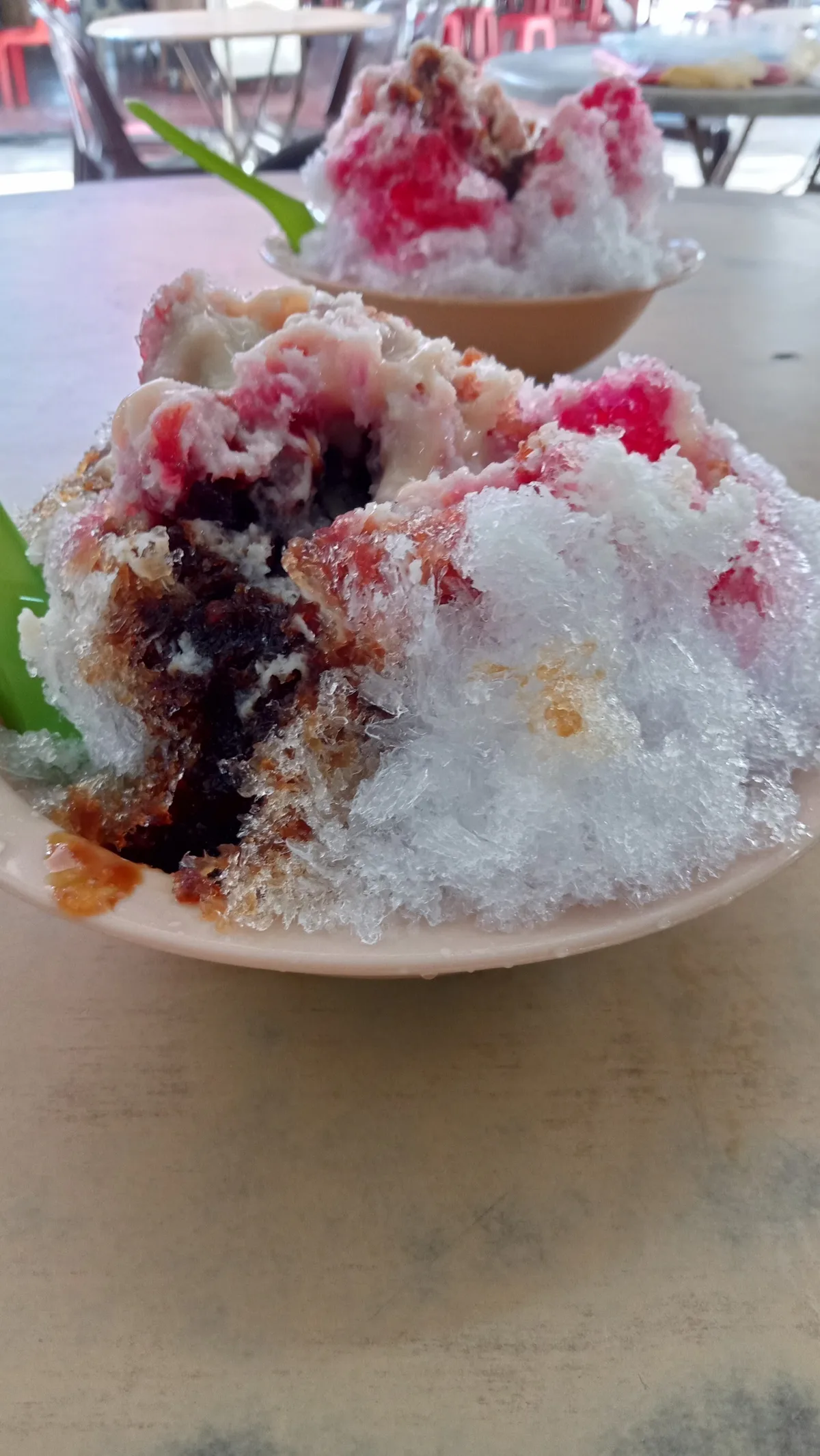 Shaved ice dessert