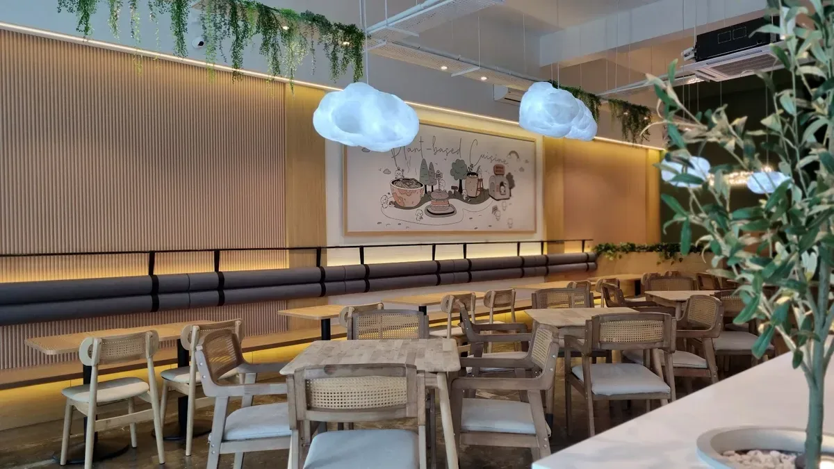 Brown Poodle Cafe — interior