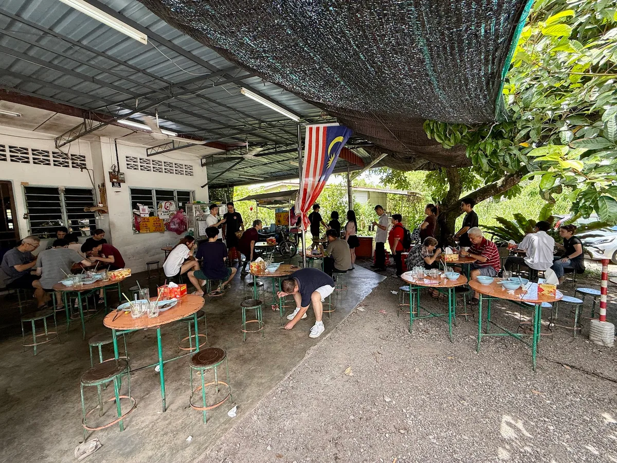 Bukit Tambun Hokkien Mee is Good — interior