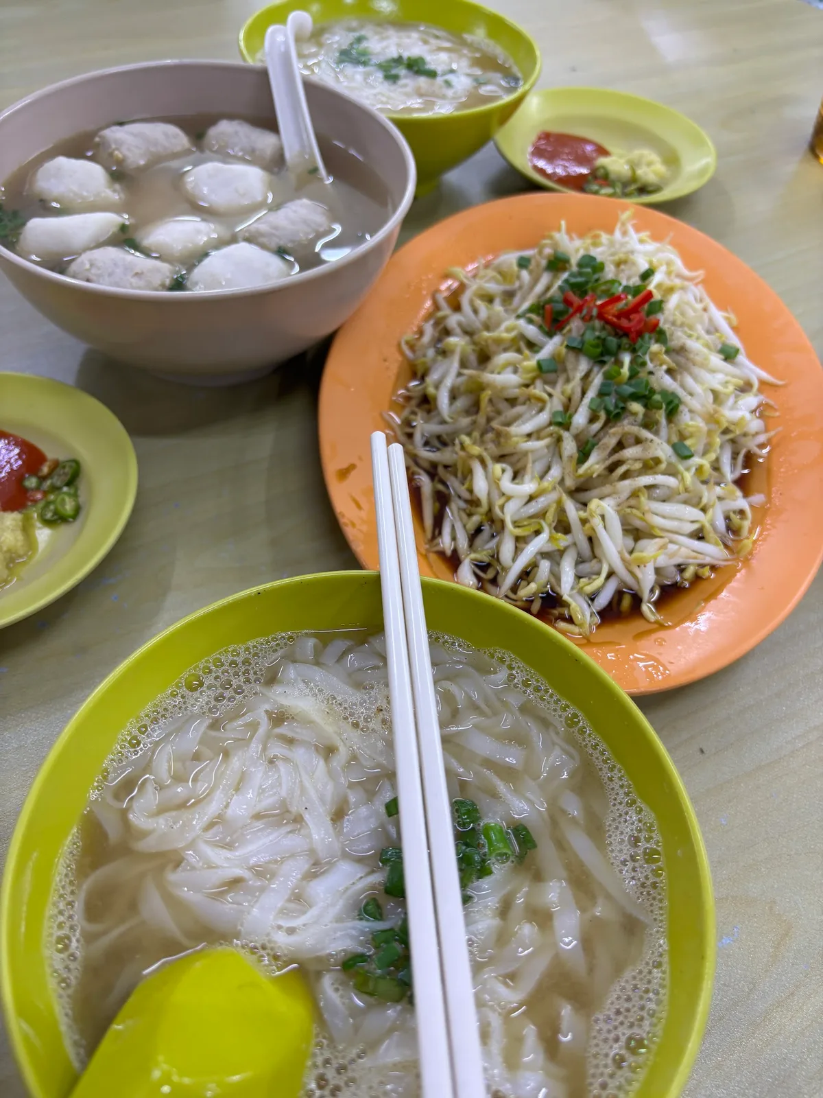 Buntong Bean Sprout Chicken Restaurant — signature dish