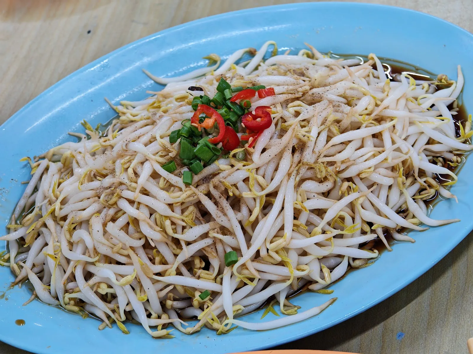 Buntong Bean Sprout Chicken Restaurant — dish